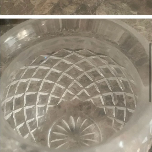 Elegant Clear PGA glass bowl! - Picture 3 of 7